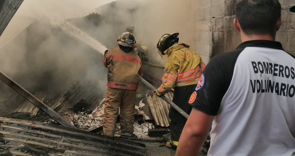 Incendio Consume Una Vivienda En Su Totalidad En Villa Nueva