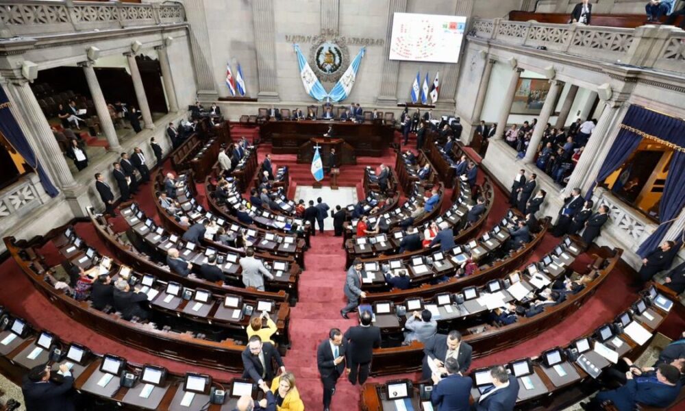 Comisión Permanente convoca a sesión extraordinaria.