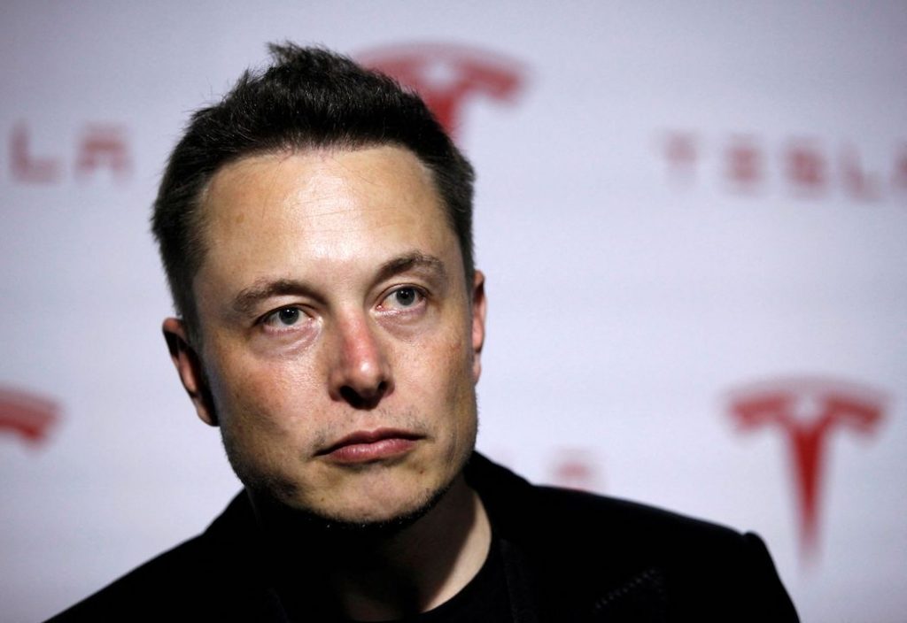 Elon Musk vende acciones de Tesla por un posible acuerdo sobre la compra de Twitter