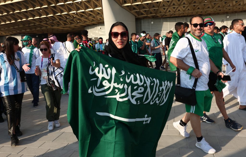 Mujer apuesta por Arabia Saudita, por error en el partido ante Argentina, gracias a su equivocación ganó 27 mil pesos.