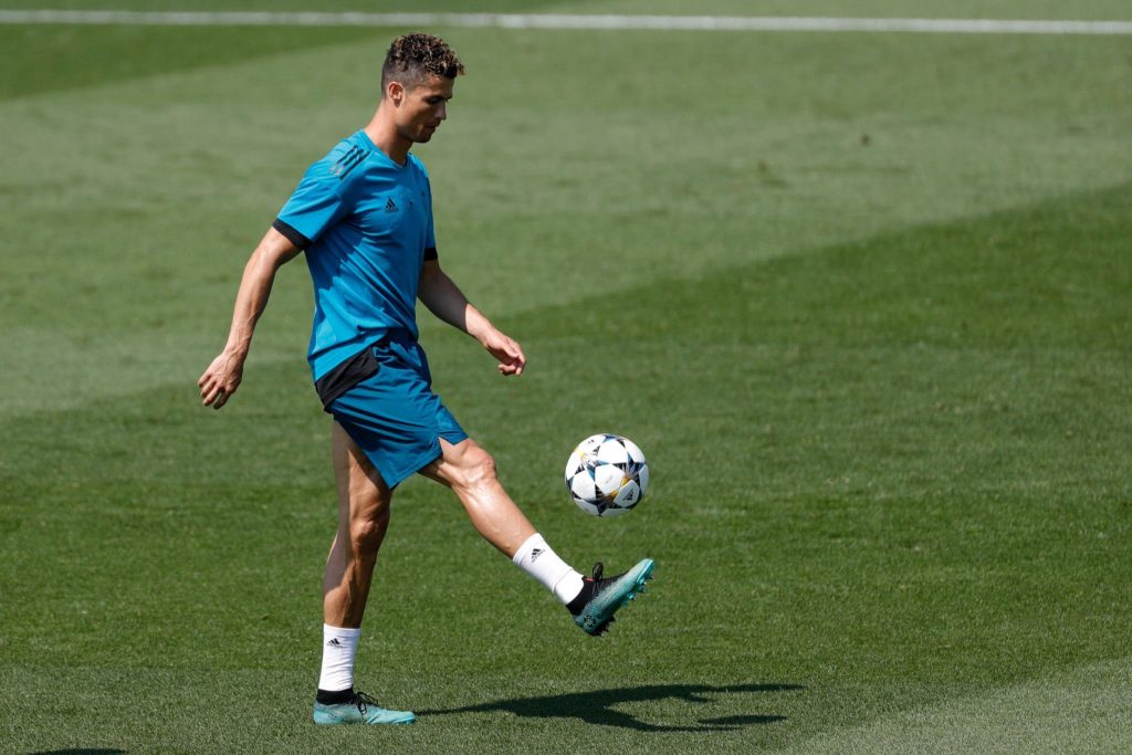 Cristiano Ronaldo regresa al Real Madrid. El delantero portugués fue visto entrenando en instalaciones del club merengue.