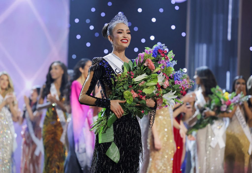 Miss Universo ignorada: Imágenes captadas por el público durante el evento muestran otra perspectiva durante la elección.