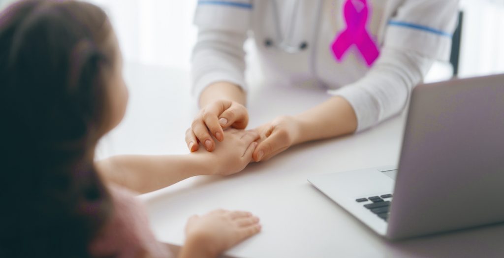 Niña con cáncer de mama: Un caso alarmante ocurrió en Chile donde una niña de tan sólo 7 años fue diagnosticada, algo único en el mundo.