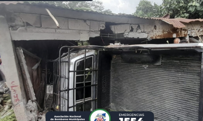 Pick up impacta contra vivienda.