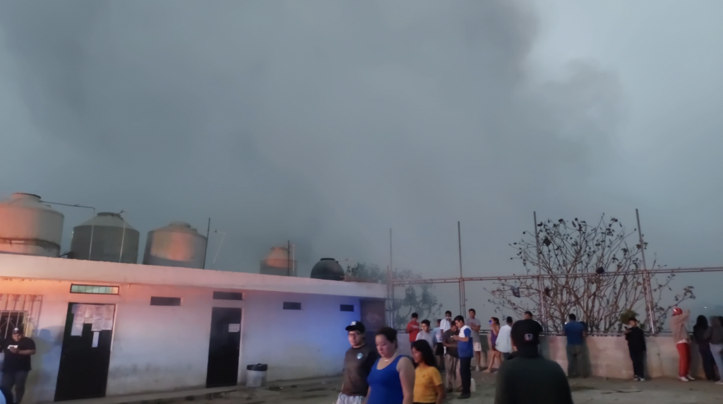 Se registra incendio de grandes proporciones en Ciudad Peronia, Villa Nueva