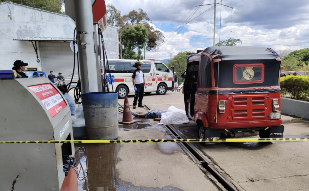 Ataque armado en gasolinera deja un hombre fallecido en carretera a El Salvador