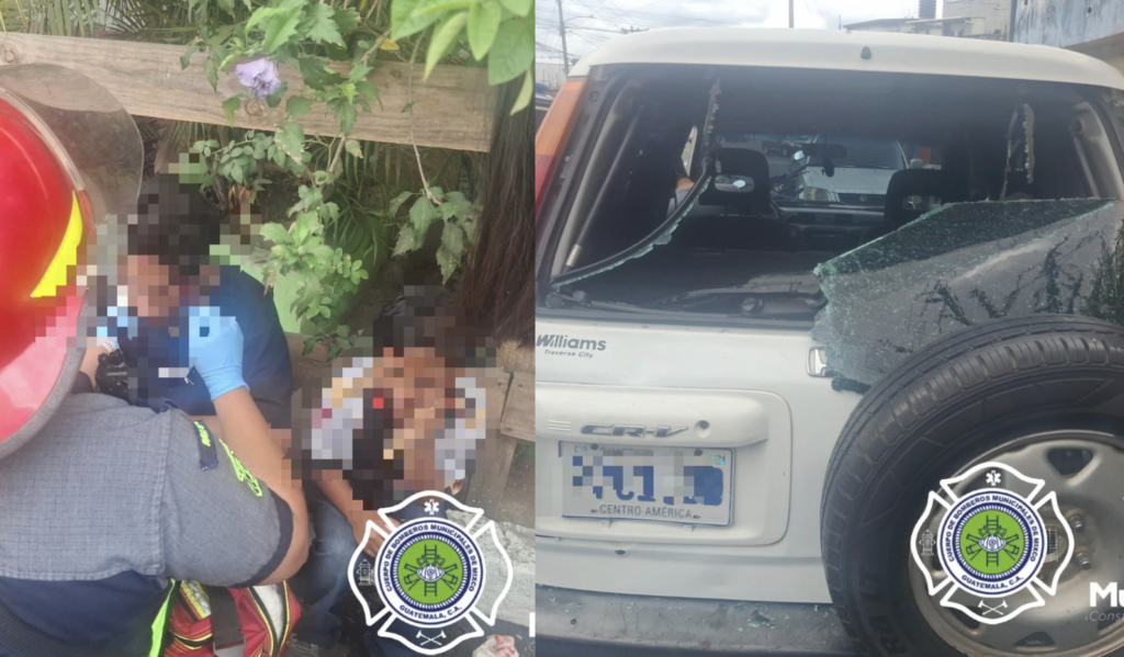 Adolescentes en motocicleta se empotran contra un carro parqueado