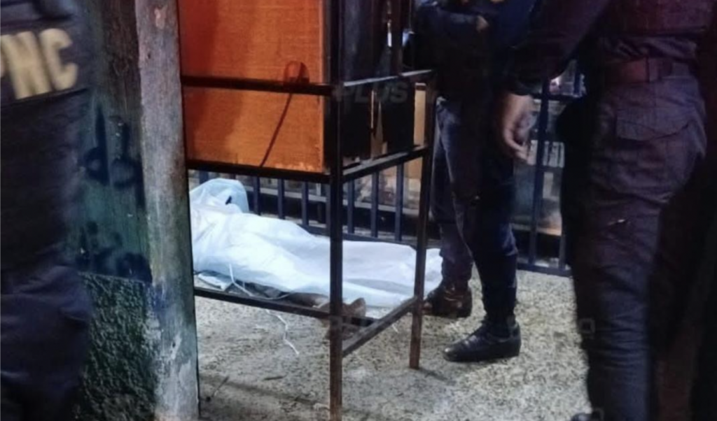 Balacera dentro de tienda deja un fallecido y varios heridos