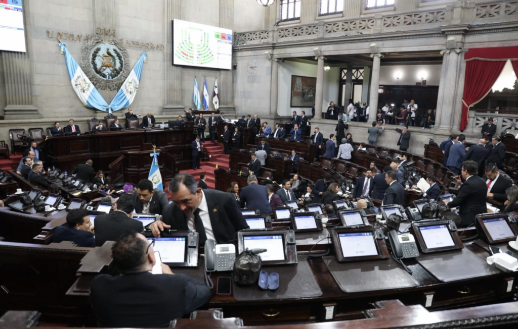 Congreso aprueba de urgencia nacional subsidio a los combustibles