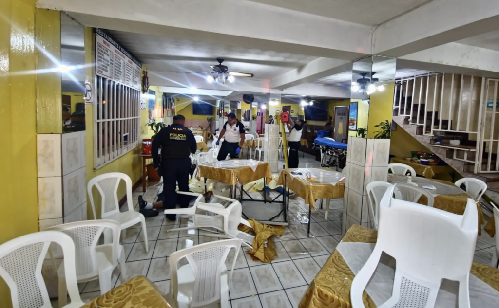 Masacre en cevichería: cinco fallecidos y tres heridos, entre ellos un niño