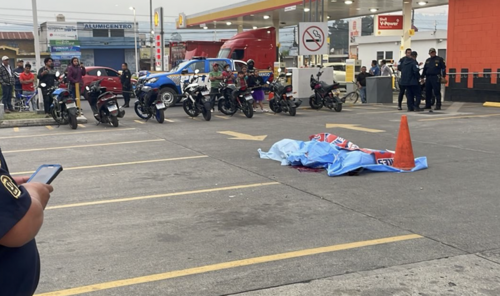 Menor pierde la vida en ataque armado en parqueo de venta de ropa de segunda mano