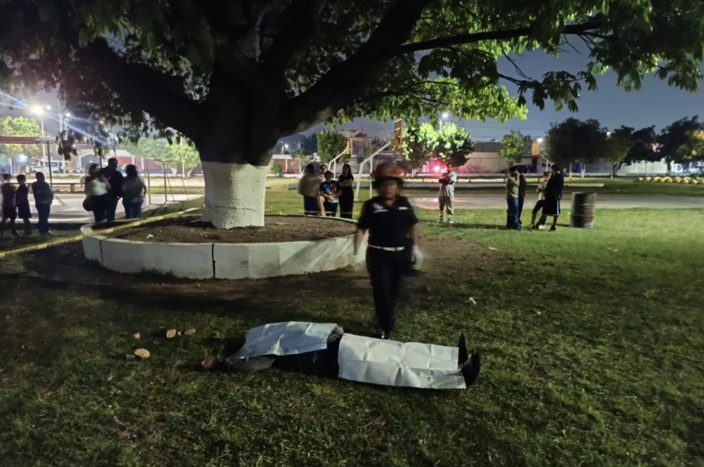 Ataque armado en cancha polideportiva deja un fallecido y un herido