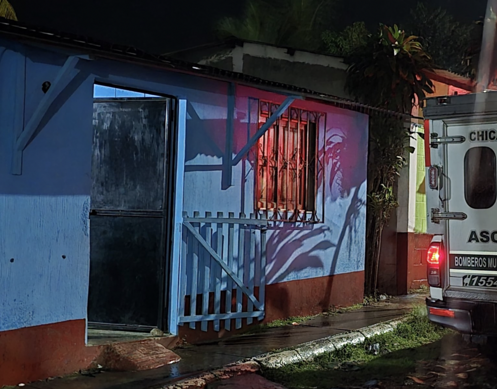 Menor fallece en ataque armado dentro de vivienda