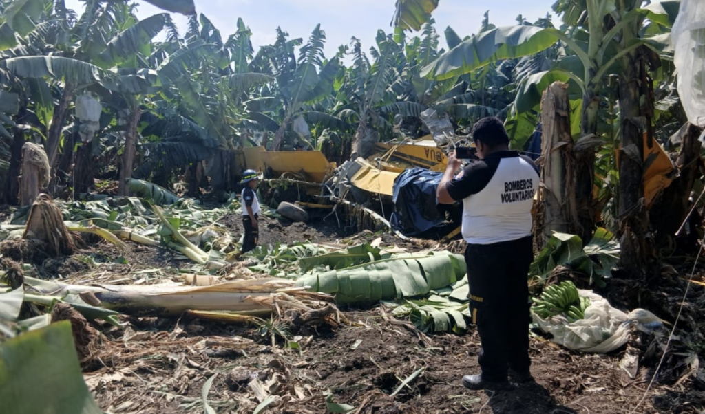 Aeronave de fumigación se desploma en finca y piloto pierde la vida