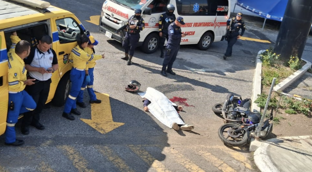Motorista pierde la vida en ataque armado en carretera a El Salvador