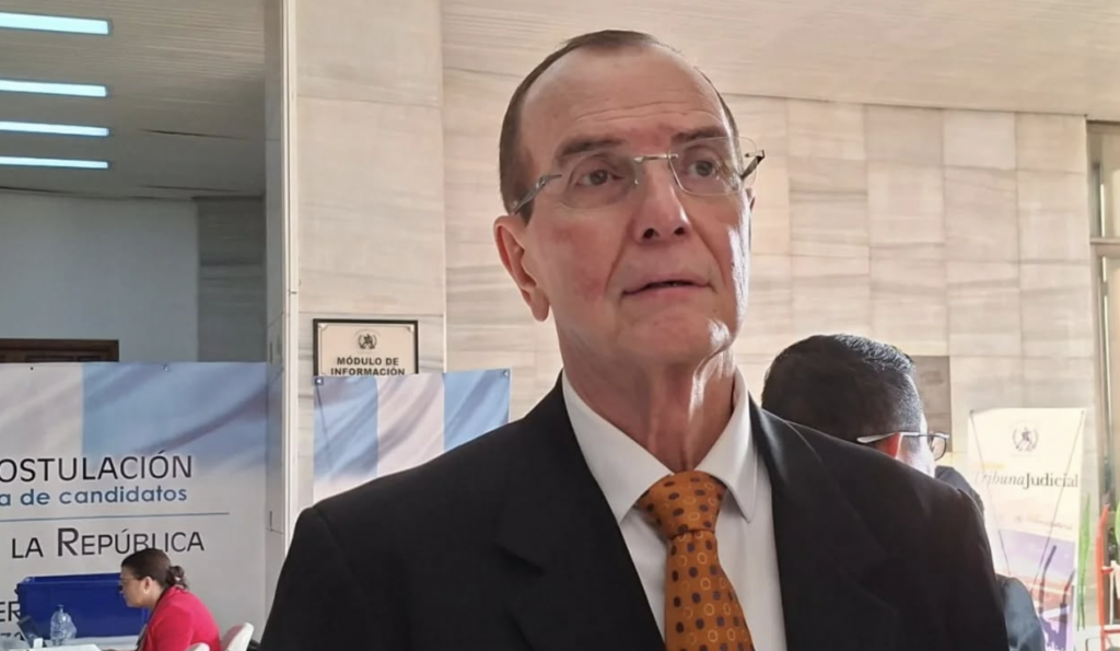 Trayectoria y formación: Julio Rivera Clavería busca dirigir el Ministerio Público