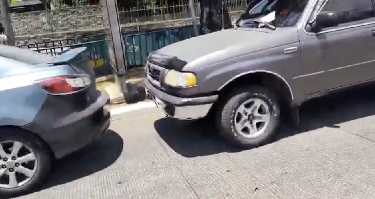 Por confiar en «cuida carros»: 16 conductores terminan multados en zona 13