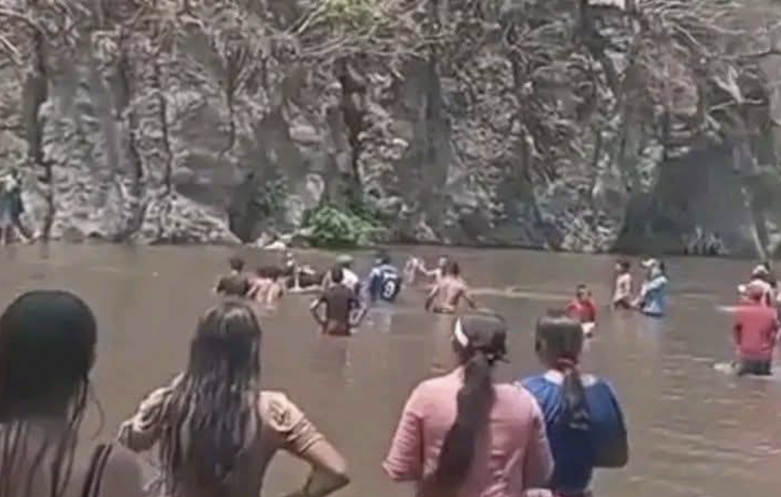 Tragedia en Jutiapa: tres jóvenes mueren ahogados en excursión a río (video)