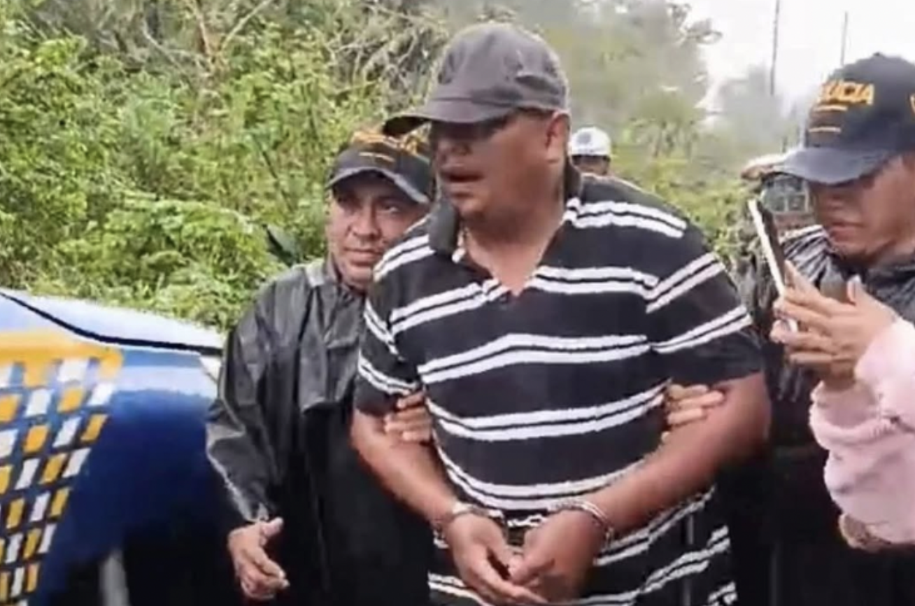 Capturan y arremeten contra piloto ebrio tras accidente mortal en Escuintla (video)