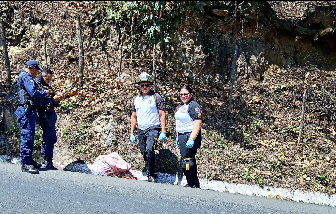 Dejan mensaje junto a cadáver envuelto en sábanas hallado en San José Pinula