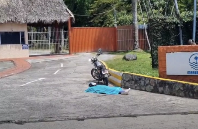 Iba a entregar almuerzos: asesinan a tiros a una mujer en Puerto Barrios