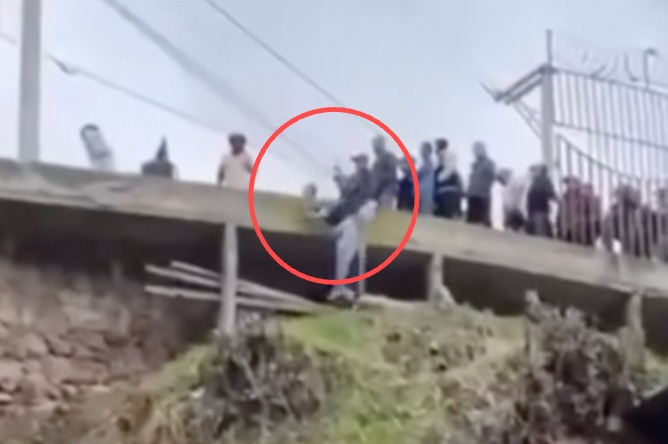 VIDEO: Hombre cae a barranco durante tradicional «Corrida de Judas»