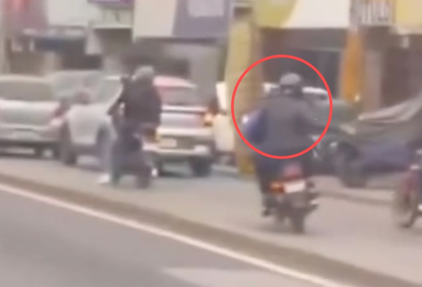 VIDEO: Desde una moto, así dispararon a vehículo de lujo en la Aguilar Batres