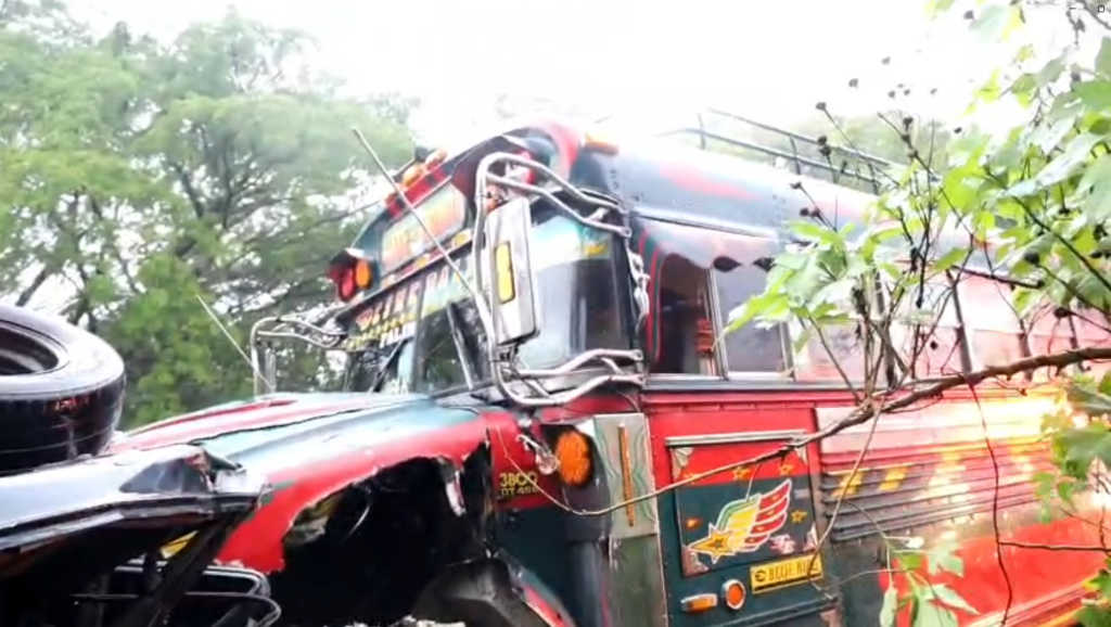 Se activan protocolos de emergencia tras accidente colectivo en ruta de Palín hacia Escuintla