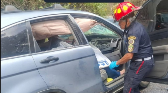 Eran médicos: Identifican a víctimas del choque entre camión y vehículo