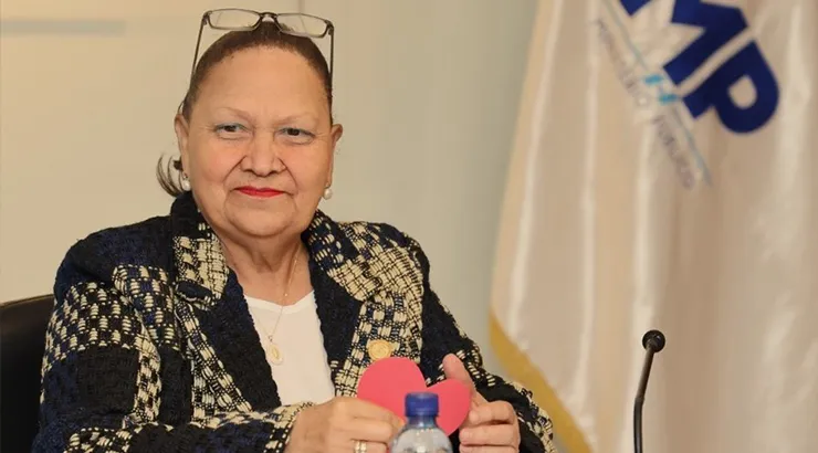 La mejor calificada: Porras obtiene 92.33 puntos y avanza en proceso para fiscal general