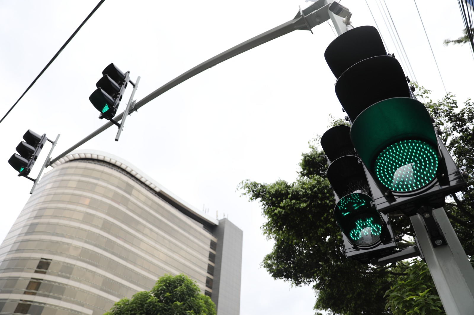 ¿Los nuevos semáforos de la ciudad multan? Esto dice la Municipalidad