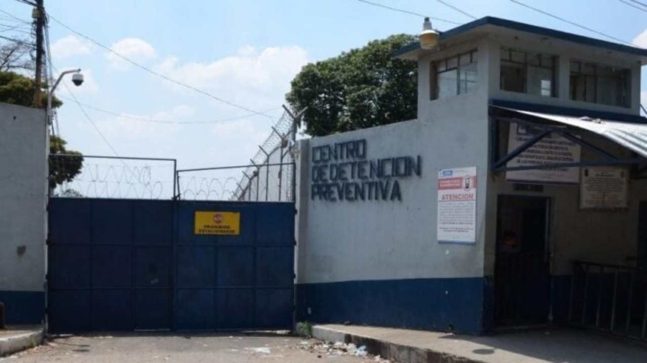 Mujer iba a visitar a su esposo al preventivo y terminó detenida