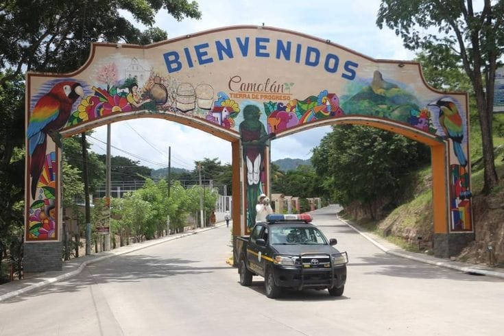 Padre e hijo mueren tras recibir disparos de una familiar cercana