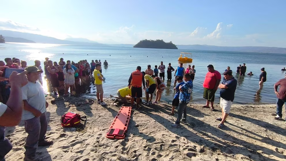 Pescador desaparece tras ser arrastrado por corrientes en El Salvador