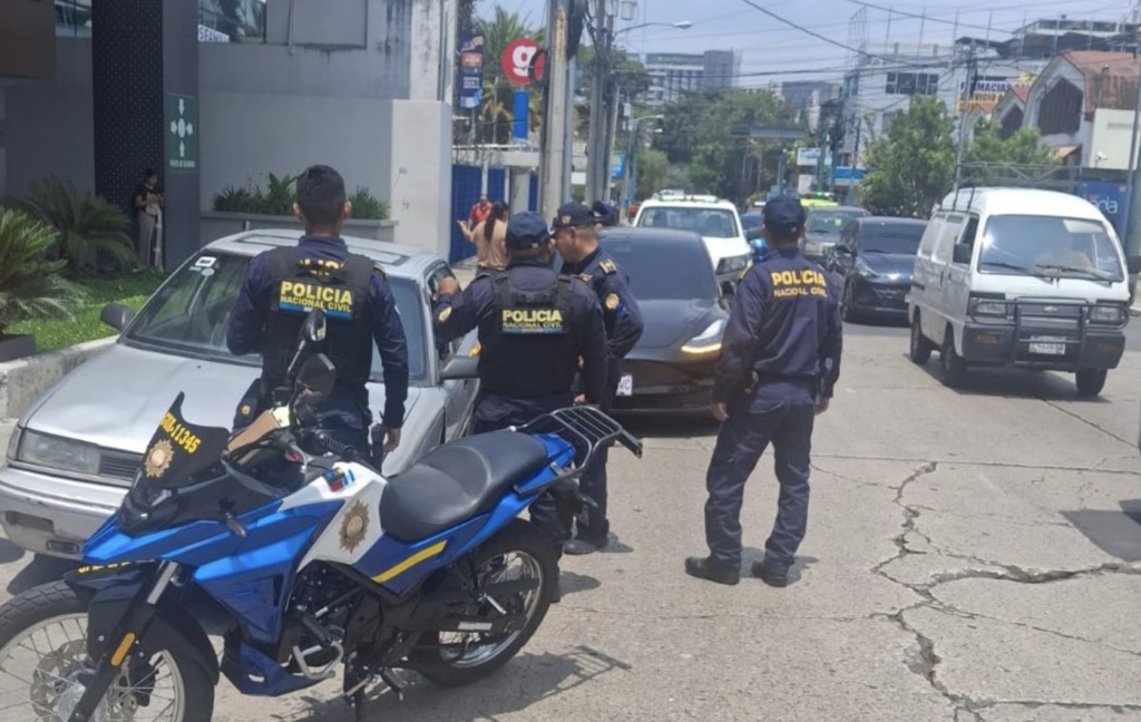 Otro ataque armado en zona 9: motoristas disparan contra conductor en intento de asalto