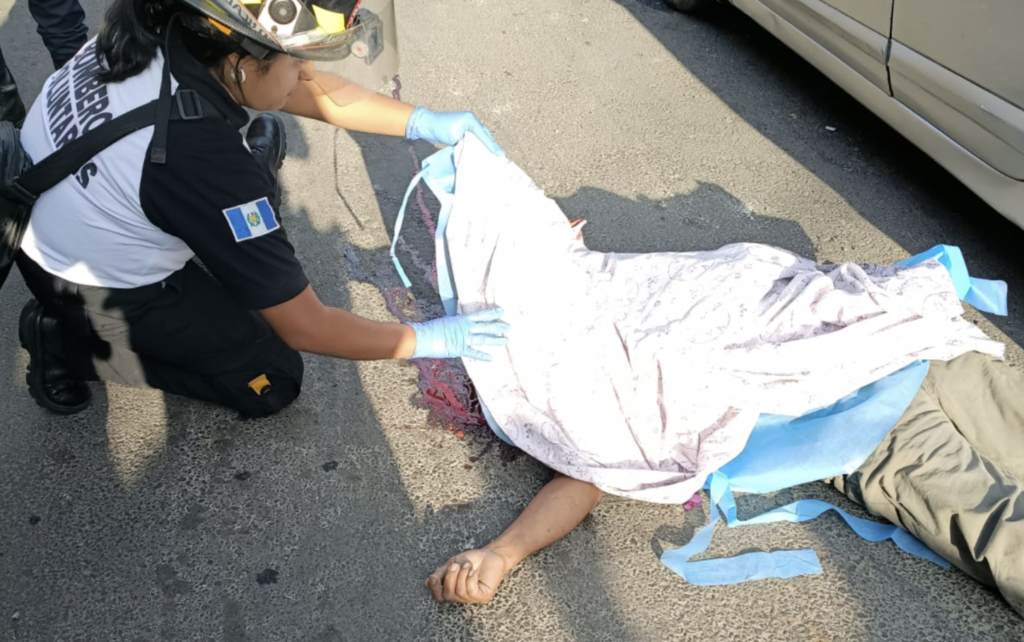 Hombre pierde la vida tras ataque armado en la vía pública de Mixco