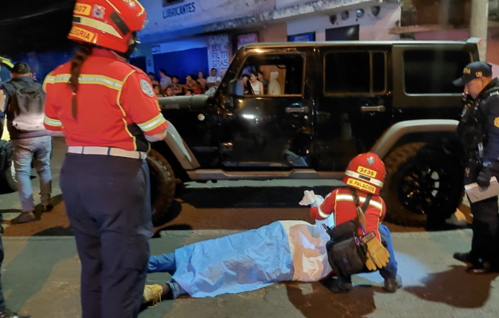 Ataque armado en Mixco deja un hombre fallecido; en la escena queda un vehículo (VIDEO)