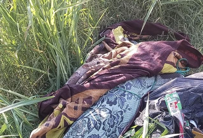 Hallan cadáver envuelto en sábanas en sector de Villa Canales