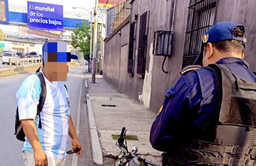 Se les arruina la moto cuando asaltaban a ciclista y salen corriendo en zona 7