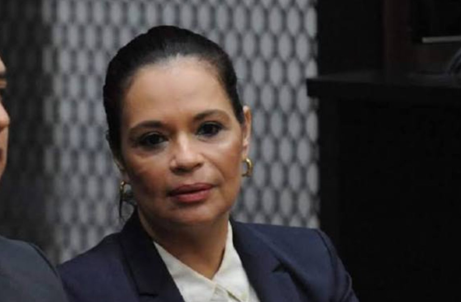 Tribunal rechaza solicitud de medidas sustitutivas a Roxana Baldetti