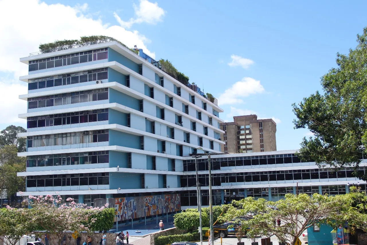 IGSS confirma allanamientos en zona 6 por investigación de medicamentos controlados