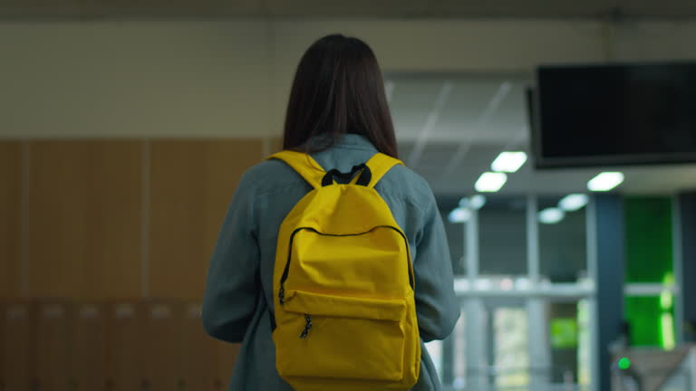 Localizan droga en mochila de adolescente dentro de centro educativo