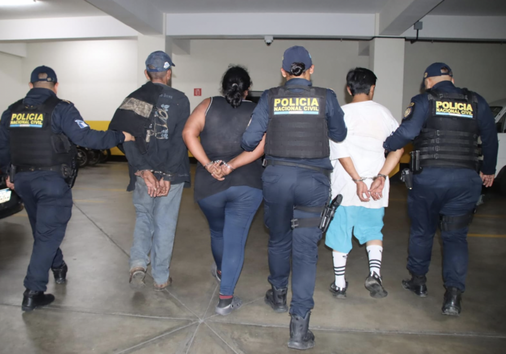 Capturan a presuntos responsables del asesinato de un hombre